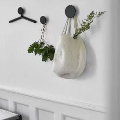 Rowico Milford Seinäripustin 12 Cm, Musta