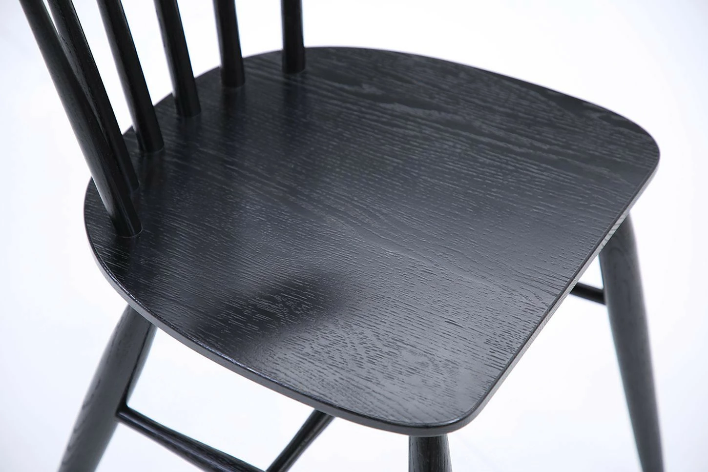 Pohjanmaan Lilja Pinnatuoli, Musta Tammi - Image 3