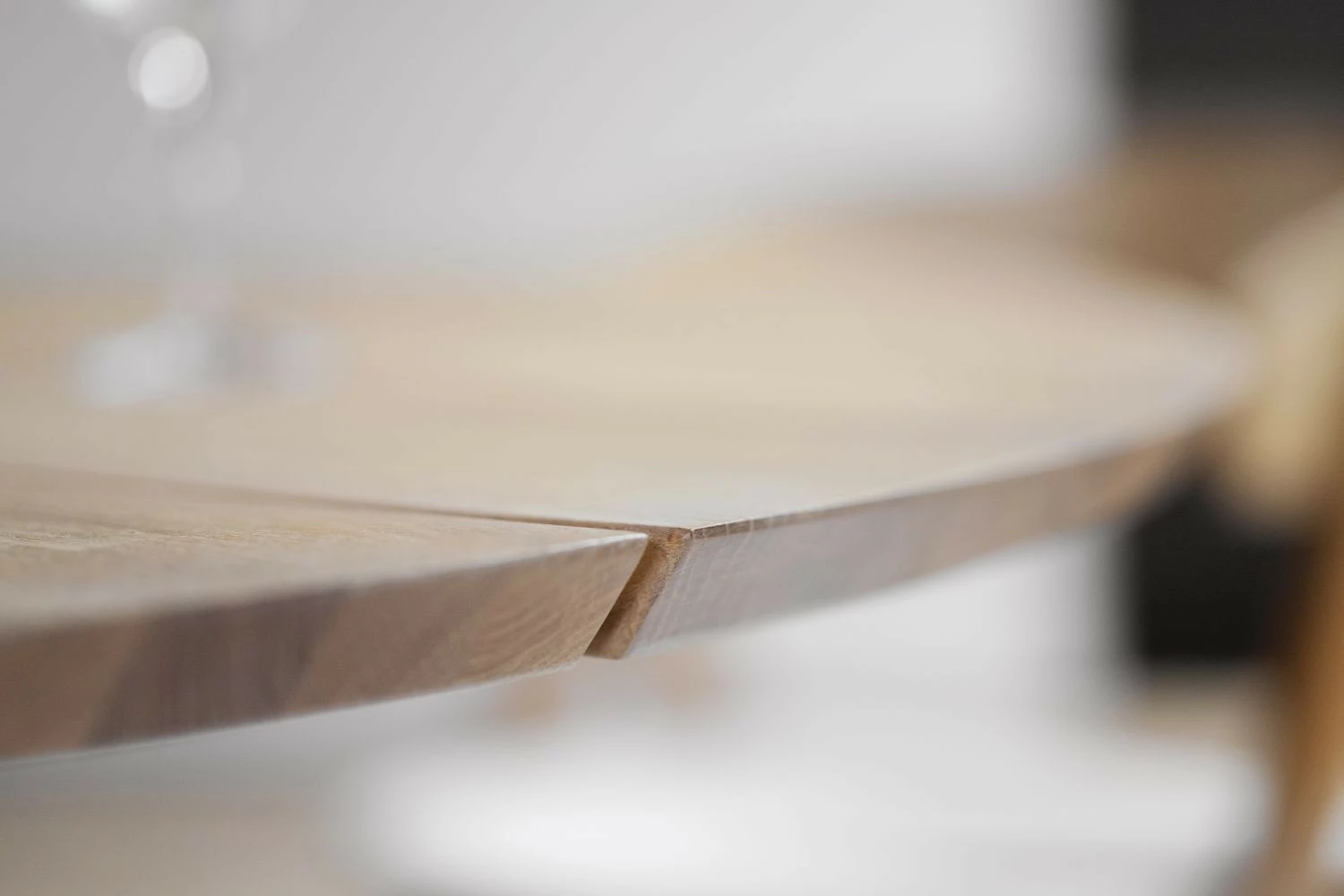 Rowico Carradale Pyöreä Ruokapöytä 150 Cm Tammi / V-jalka - Image 3